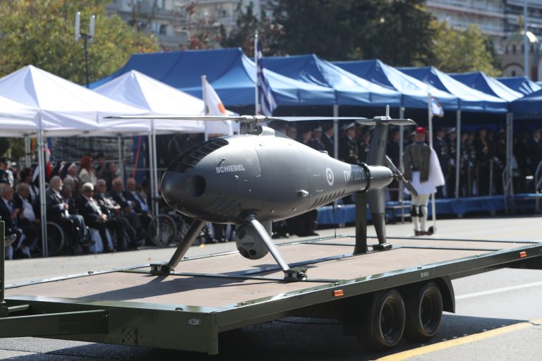 Drones, αντιαρματικά βλήματα και νέα συστήματα στο επίκεντρο της ελληνικής αεράμυνας – Όλα όσα είδαμε στην στρατιωτική παρέλαση