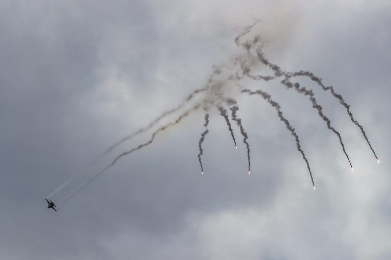 Θεσσαλονίκη: Εντυπωσίασε η αεροπορική επίδειξη της ομάδας “ΖΕΥΣ” της Πολεμικής Αεροπορίας- 8+1«κλικ»