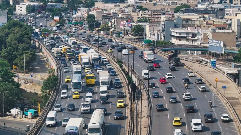 Η κίνηση στους δρόμους της Αττικής: Στο «κόκκινο» ο Κηφισός