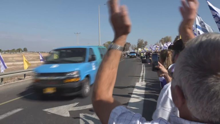 Live – Σε ισραηλινό έδαφος οι 7 όμηροι, οι πρώτες εικόνες – Σε εξέλιξη το 2ο κύμα απελευθέρωσης – Τo ΕΡΤnews στην καρδιά των γεγονότων