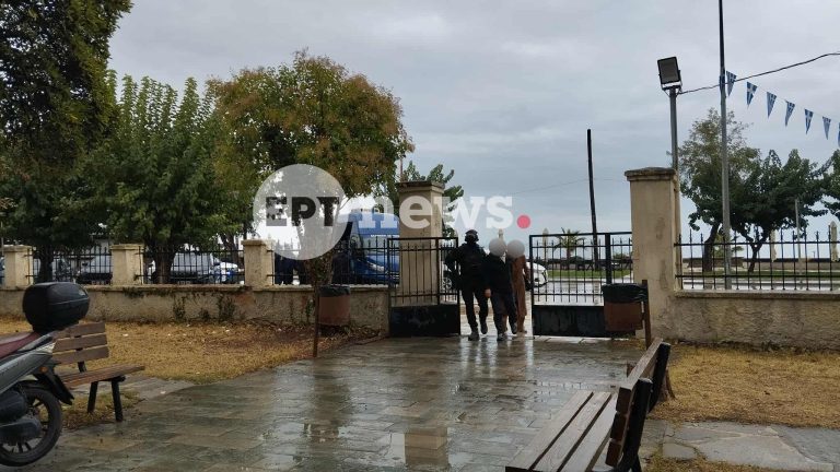 Αλεξανδρούπολη: Στον ανακριτή και οι τελευταίοι έξι Τούρκοι που συνελήφθησαν με δεκάδες πιστόλια στον Έβρο