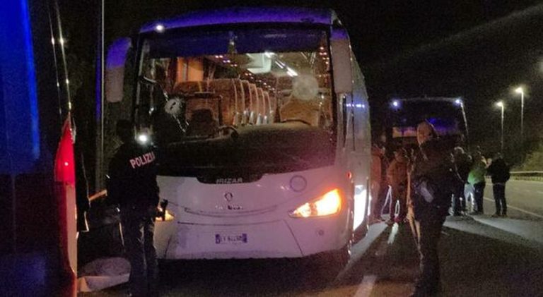 Υπό προσωρινή κράτηση τρία άτομα που φέρονται να συνδέονται με την ακροδεξιά για την ενέδρα θανάτου στο πούλμαν της Πιστόια Μπάσκετ