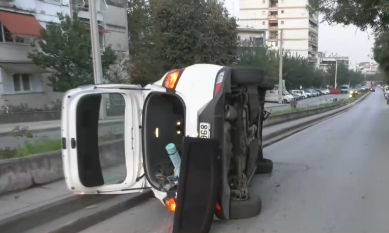 Ανατροπή ΙΧ στη Θεσσαλονίκη (βίντεο)