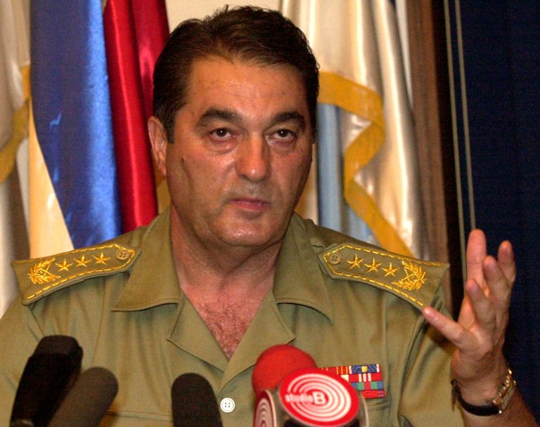 Σερβία: Απεβίωσε ο καταδικασμένος για εγκλήματα πολέμου πρώην στρατηγός Νεμπόισα Πάβκοβιτς