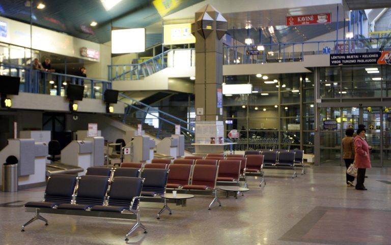 Λιθουανία: Το αεροδρόμιο του Βίλνιους διέκοψε την εναέρια κυκλοφορία λόγω αερόστατων λαθρεμπόρων