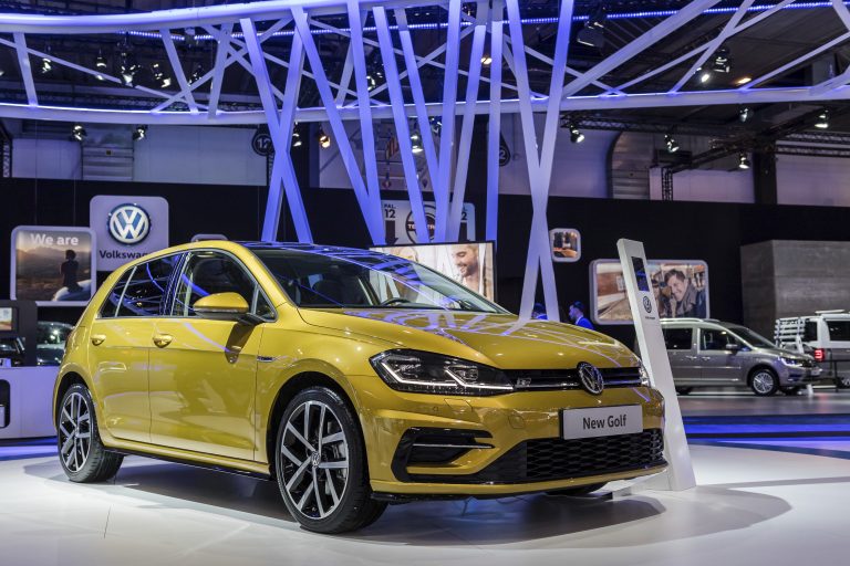 Volkswagen: «Φρένο»  στην παραγωγή του Golf λόγω έλλειψης τσιπ
