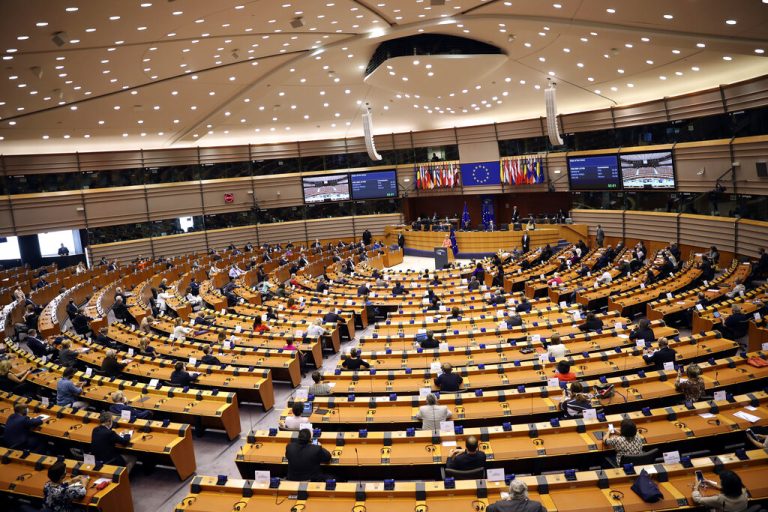 Οι χώρες της ΕΕ και πάλι μπροστά στον γόρδιο δεσμό της κατανομής του μεταναστευτικού φορτίου