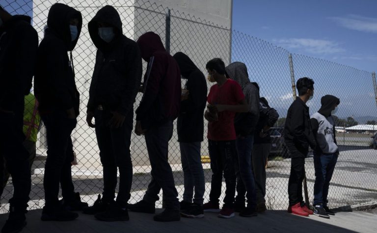 Η Γουατεμάλα υποδέχεται την πρώτη πτήση από τις ΗΠΑ με απελαθέντες μετανάστες από τρίτες χώρες