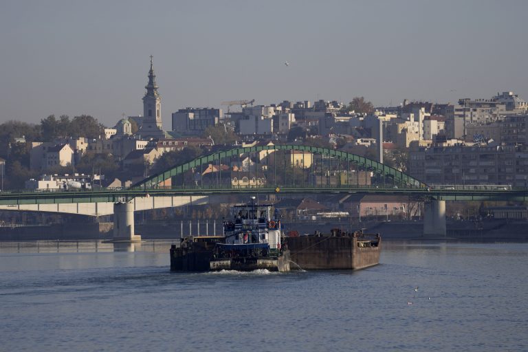 Σερβία: Τον θάνατο ενός Κινέζου κατά την ανατροπή βάρκας στο Δούναβη, επιβεβαίωσαν οι σερβικές αρχές – Για διακίνηση παράνομων μεταναστών, κάνει λόγο η εισαγγελία