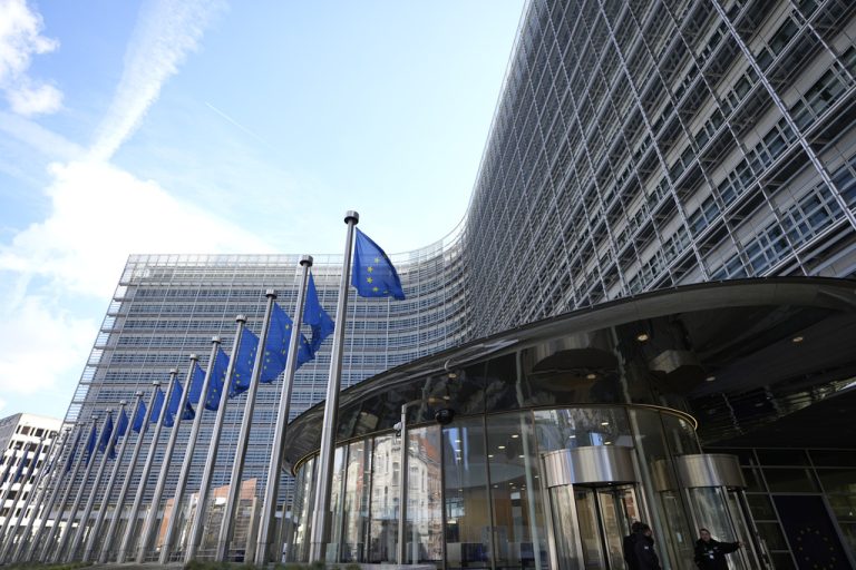Βοήθεια της ΕΕ στην Ουκρανία: Αισθητή πτώση της στρατιωτικής υποστήριξης τον Ιούλιο και Αύγουστο