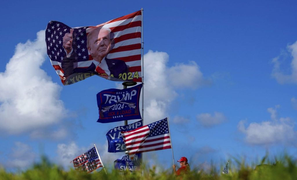 ΗΠΑ: Ο Τραμπ δηλώνει ότι «είναι κρίμα» που «δεν επιτρέπεται» να διεκδικήσει τρίτη θητεία