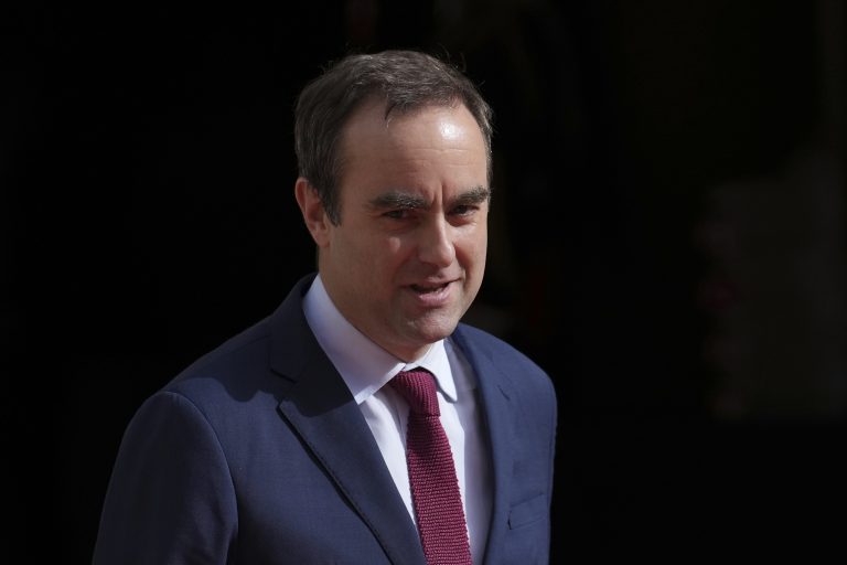 Λεκορνί: «Αποστολή της νέας κυβέρνησης να ξεπεράσει την πολιτική κρίση» – Αύξηση των αμυντικών δαπανών προβλέπει ο νέος προϋπολογισμός