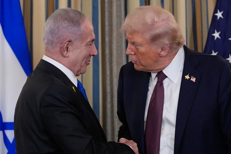 «Μπίμπι, αυτή είναι η ευκαιρία σου για νίκη» – Πώς ο Τραμπ έπεισε τον Νετανιάχου για το σχέδιο στη Γάζα