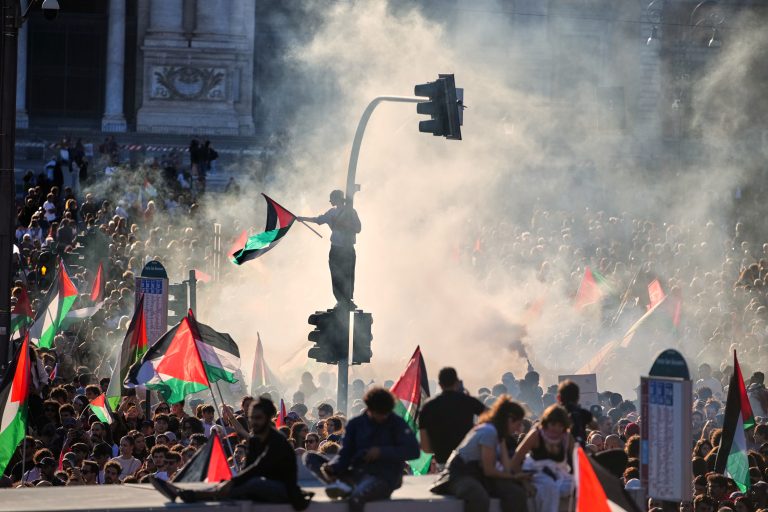Η Ευρώπη στους δρόμους για τη Γάζα και τους ακτιβιστές του στολίσκου – Μαζικές διαδηλώσεις αλληλεγγύης