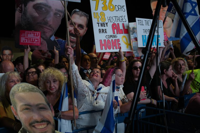 Έτοιμη να προχωρήσει στην απελευθέρωση των ομήρων τη Δευτέρα η Χαμάς, λίγο πριν αρχίσει «σύνοδος ειρήνης» στο Σαρμ ελ Σέιχ