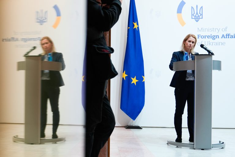 Κάλας: Οι ειρηνευτικές συνομιλίες για την Ουκρανία δεν θα τελεσφορήσουν χωρίς τη συμμετοχή του Κιέβου και της ΕΕ