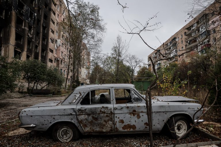 Ο Τραμπ ανοίγει ξανά το «κεφάλαιο» Ουκρανία εν μέσω κλιμάκωσης των πληγμάτων στις ενεργειακές υποδομές – Επίθεση δέχθηκε κλιμάκιο του ΠΟΥ