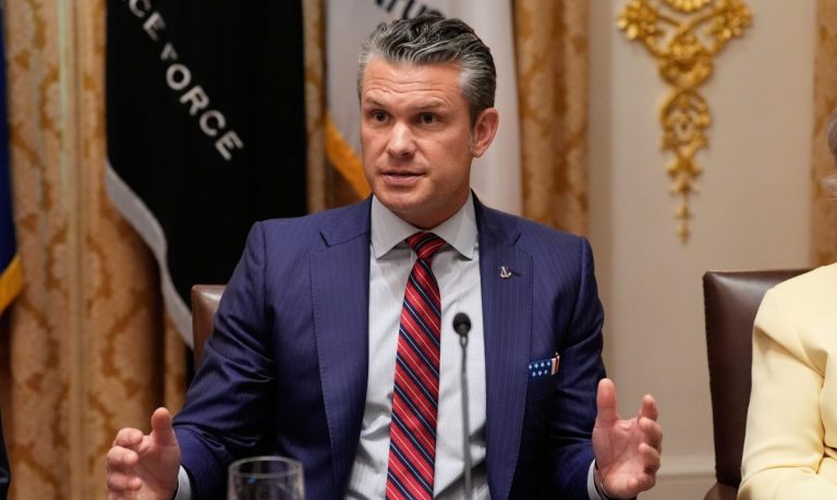 Χέγκσεθ: Οι ΗΠΑ ζητούν αυξημένη συμβολή του ΝΑΤΟ στον εξοπλισμό της Ουκρανίας