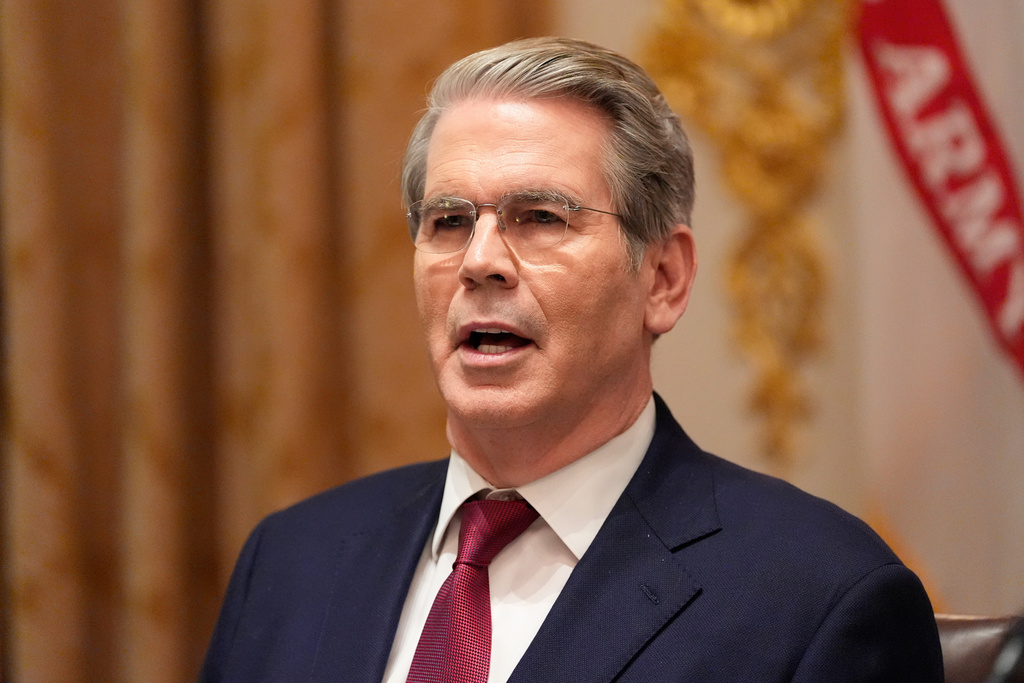 Σ. Μπέσεντ: «Λάθος» η επιβολή από την Κίνα περιορισμών στις εξαγωγές σπάνιων γαιών