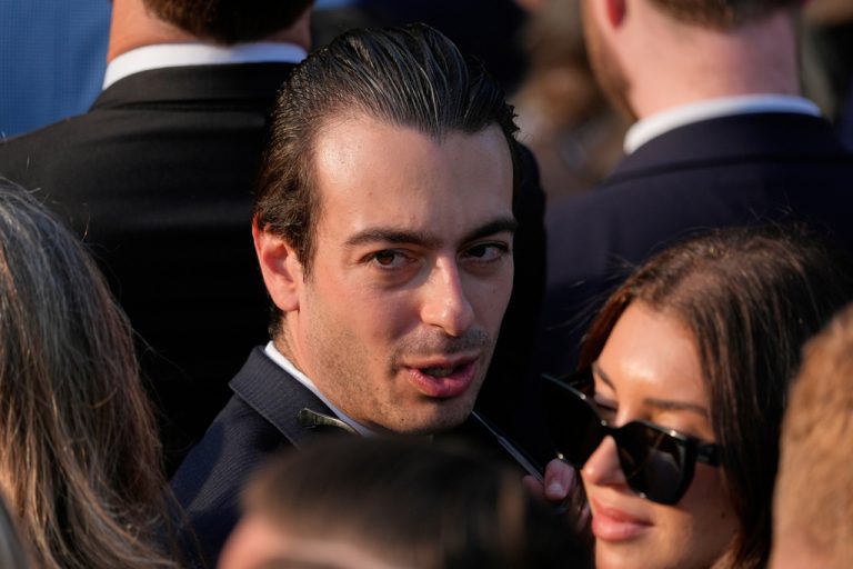 ΗΠΑ: Αποχώρησε υποψήφιος του Τραμπ για ομοσπονδιακή υπηρεσία μετά από αποκαλύψεις για ακραίες απόψεις