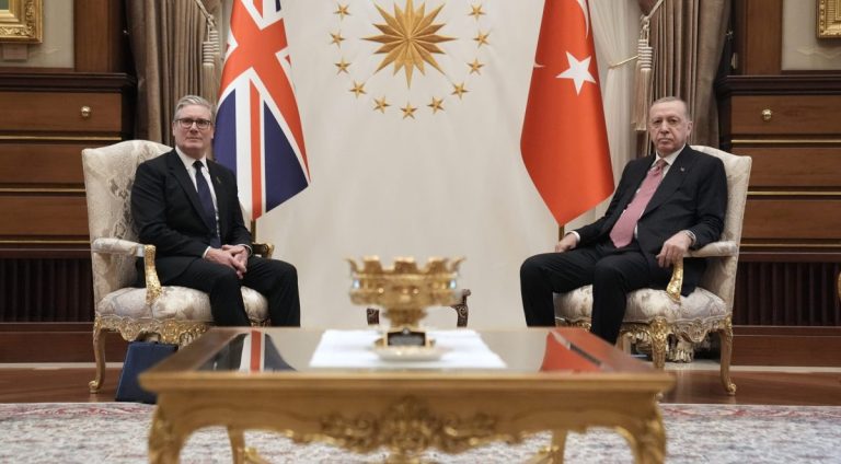 Ερντογάν και Στάρμερ υπέγραψαν συμφωνία για την πώληση Eurofighter στην Τουρκία