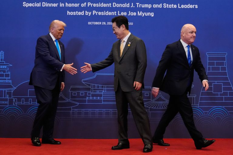 «Πράσινο φως» Τραμπ στη Σεούλ για τη ναυπήγηση πυρηνοκίνητου υποβρυχίου