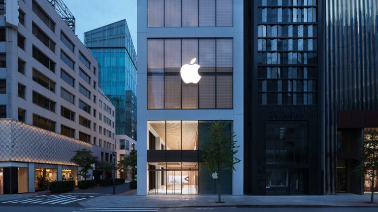 Apple: Πράσινη ενέργεια από την Ελλάδα για τη φόρτιση συσκευών