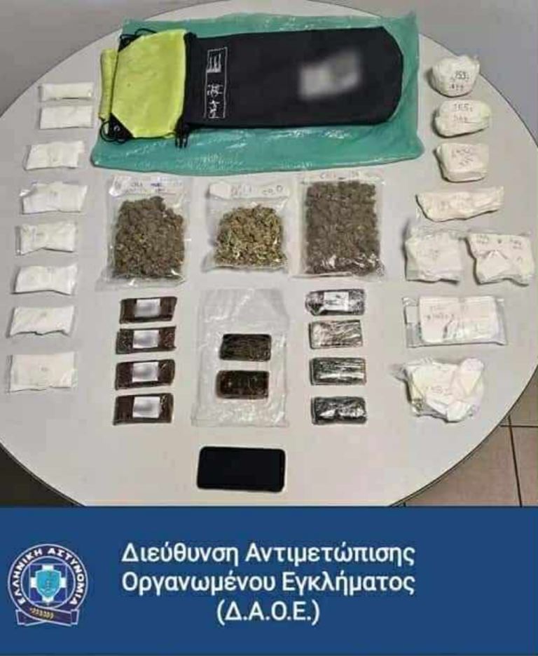 Θεσσαλονίκη: Έκρυβε στο σπίτι της ναρκωτικά για λογαριασμό φυλακισμένου (βίντεο)