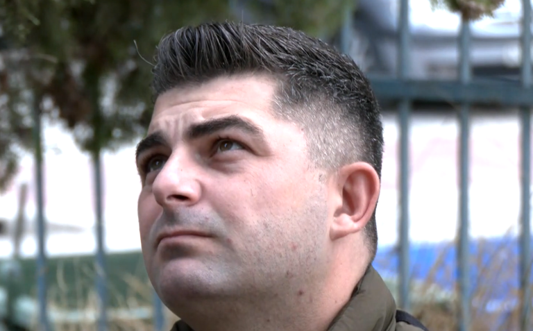 Θεσσαλονίκη: Τιμήθηκε ο δικαστικός αστυνομικός που έσωσε 15χρονο από φλεγόμενο διαμέρισμα