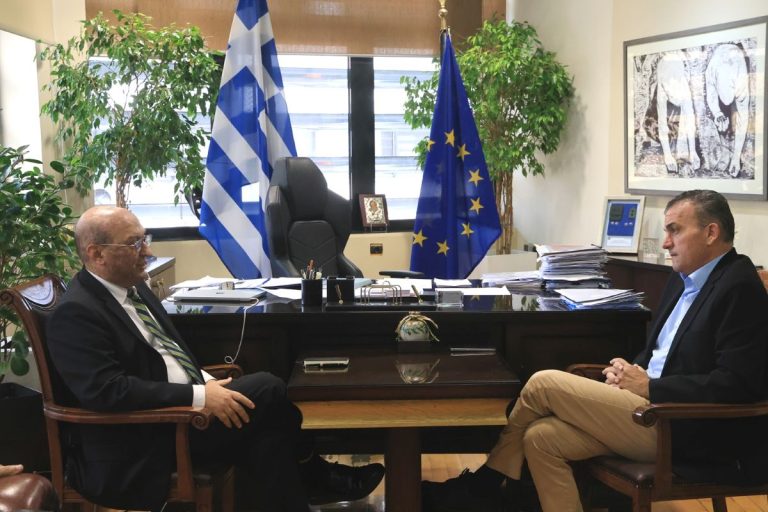 Ευκαιρίες για συνεργασία στη συνάντηση δημάρχου Λαρισαίων – πρέσβη της Αρμενίας