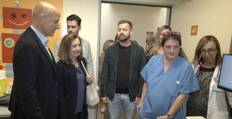 Θεσσαλονίκη: Η “Πράξη Αγάπης” δώρισε ηλεκτροεγκεφαλογράφο στην Δ’ Παιδιατρική κλινική του ΑΠΘ