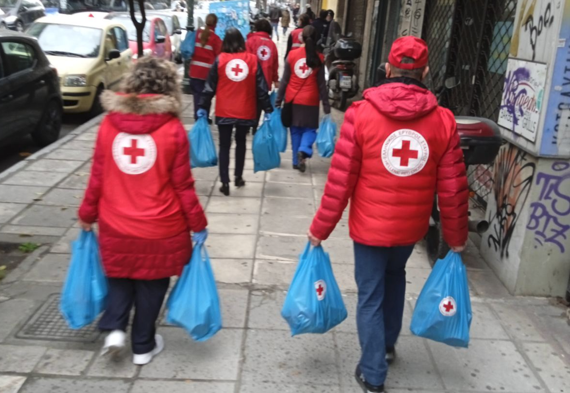 Ο Ελληνικός Ερυθρός Σταυρός στηρίζει τους αστέγους της Θεσσαλονίκης