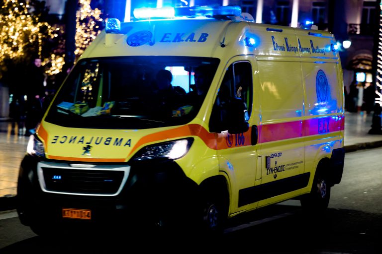 Θεσσαλονίκη: Φωτιά σε μηχανή στον Περιφερειακό ύστερα από τροχαίο- ένας τραυματίας