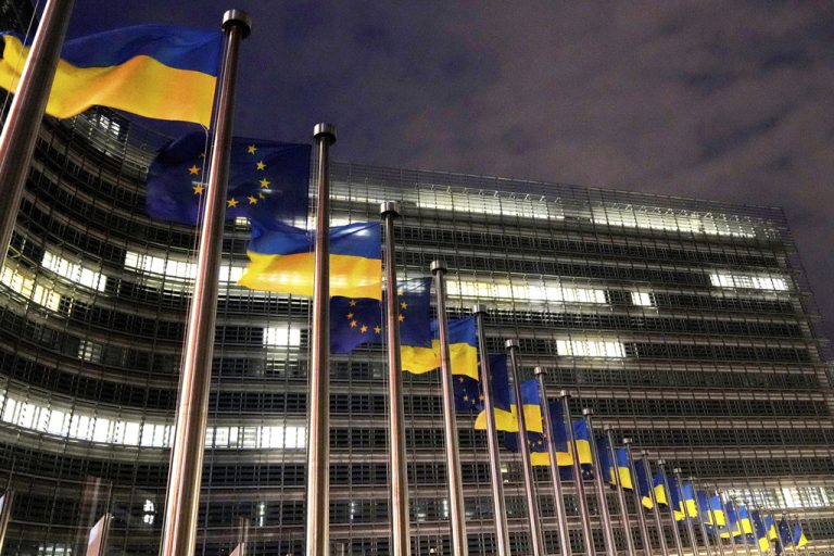 Bloomberg: Ευρώπη και  Κίεβο ετοιμάζουν σχέδιο 12 σημείων για τον τερματισμό του πολέμου στην Ουκρανία