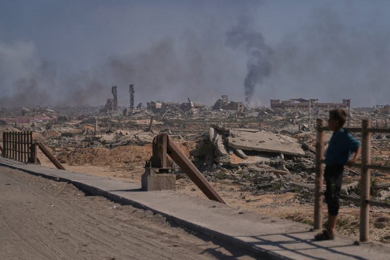 Γάζα: Τουλάχιστον 52 νεκροί από τις επιθέσεις του ισραηλινού στρατού, ανάμεσά τους ένα παιδί
