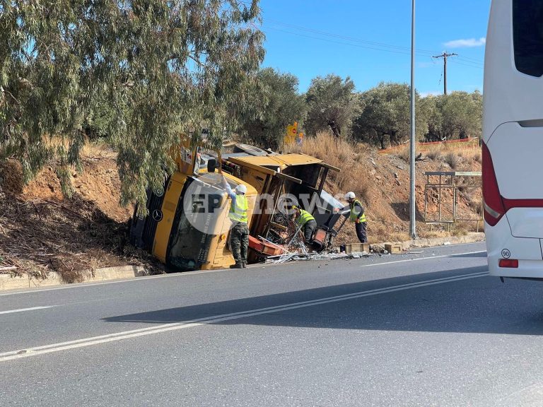 Ατύχημα στον ΒΟΑΚ: Γερανός ανετράπη στην παράκαμψη Λιμνών