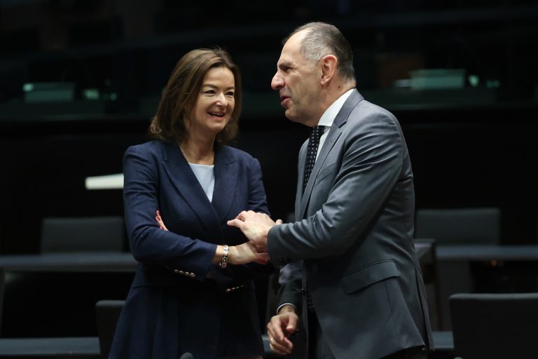«Οι διχόνοιες μόνο καταστροφικά αποτελέσματα μπορούν να έχουν» δηλώνει ο Γεραπετρίτης πριν τη συνάντηση με τον Φιντάν