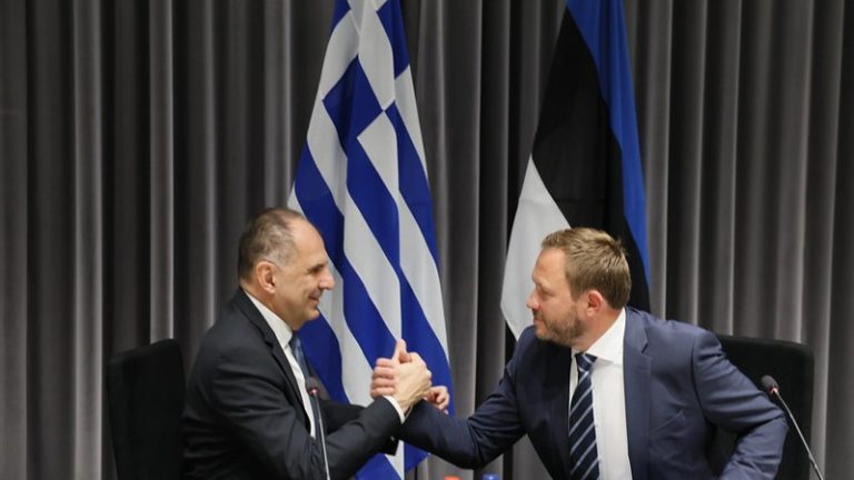 Γεραπετρίτης από Ταλίν: Καταδικάζουμε τις παραβιάσεις εθνικής επικράτειας σε όλες τις μορφές