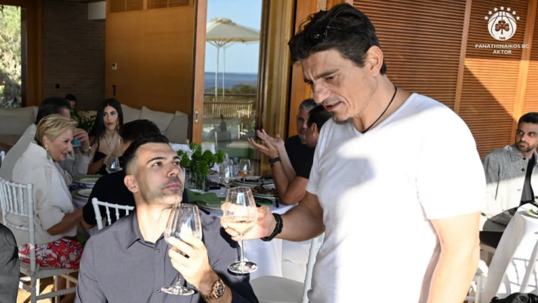Γιαννακόπουλος: «Εκεί στη γωνία είναι το τραπεζάκι που θα βρίσκονται τα τρία τρόπαια στο τέλος της σεζόν»