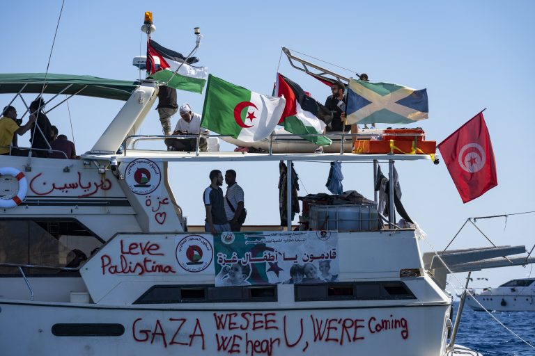 ΣΥΡΙΖΑ προς κυβέρνηση για Global Sumud Flotilla: Φτάνει πια η ταύτιση με το καθεστώς Νετανιάχου