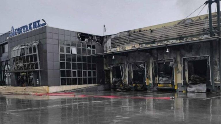 Κέρκυρα: Ψεκασμός αποβλήτων από την μεγάλη πυρκαγιά στην εταιρεία Γογγάκη
