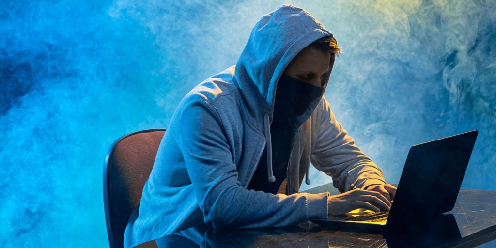 Βρετανία, ΗΠΑ και Ολλανδία προειδοποιούν για ιρανικό λογισμικό υποκλοπής