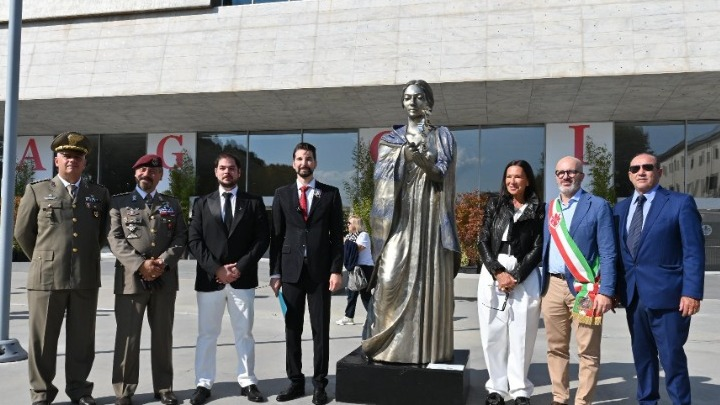 Στη Φλωρεντία το άγαλμα της Μαρία Κάλλας που φιλοτέχνησε ο Νίκος Φλώρος