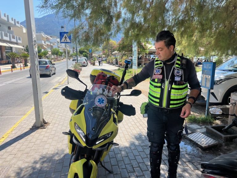 Θλίψη στην οικογένεια του ΕΚΑΒ – Έφυγε από τη ζωή ο διασώστης Δημήτρης Μητρόπουλος