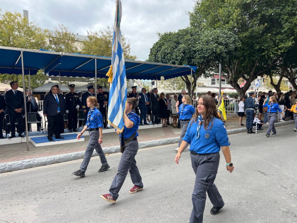 Καλαμάτα Χιλιάδες κόσμου στην παρέλαση για την επέτειο του «ΟΧΙ» (φωτογραφίες)