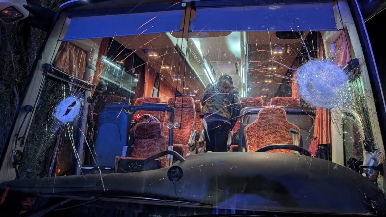 Νεκρός οδηγός λεωφορείου σε ενέδρα οπαδών μετά από αγώνα μπάσκετ στην Ιταλία