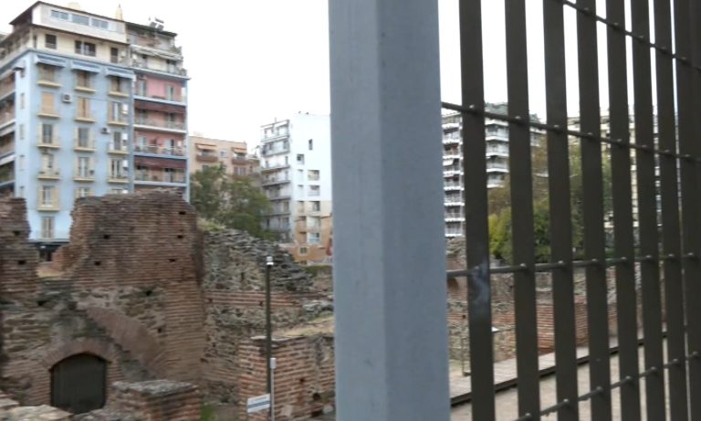 «Διχάζει» η τοποθέτηση κιγκλιδώματος για την προστασία της αψίδας του Γαλεριανού Συγκροτήματος