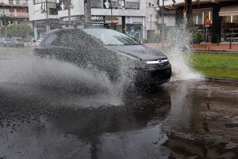 Συνεδρίαση της Επιτροπής Εκτίμησης Κινδύνου: Σε επιφυλακή ο κρατικός μηχανισμός για την κακοκαιρία – Ποιες περιοχές θα «χτυπήσει» τις επόμενες ώρες