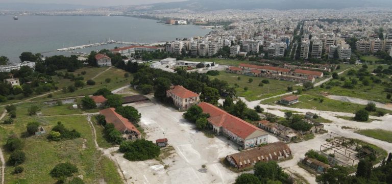 Θεσσαλονίκη: Πρώην στρατόπεδο Κόδρα – Το πράσινο ακρωτήρι του πολεοδομικού συγκροτήματος