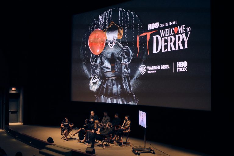 «IT: Welcome to Derry»: Στη μικρή οθόνη ο κλόουν που δεν αγαπά τα παιδάκια